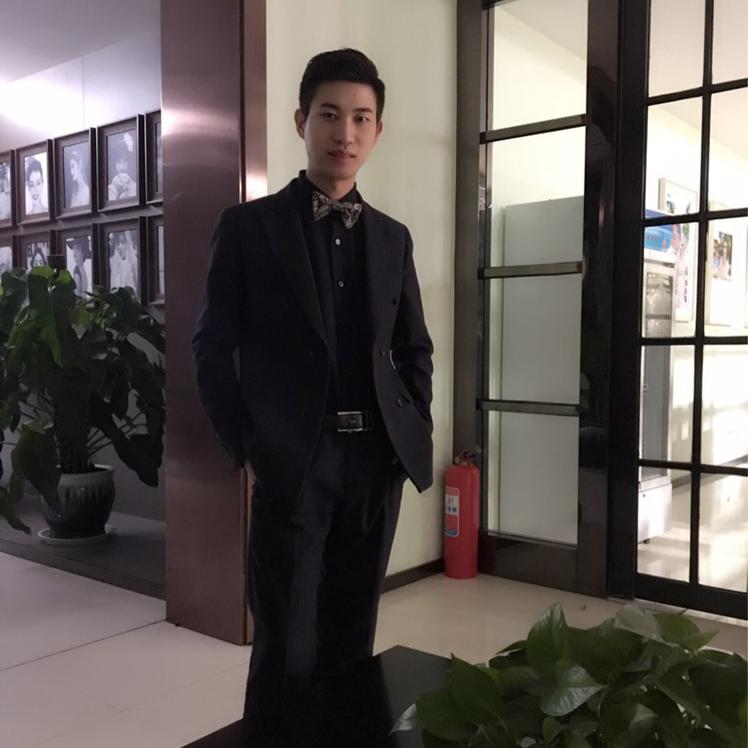 草苏服饰精选坊
