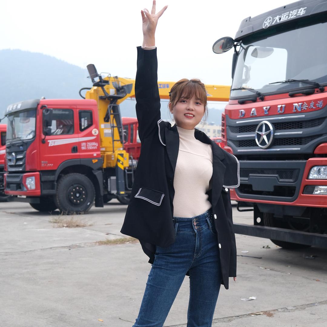 随车吊厂家晓晓