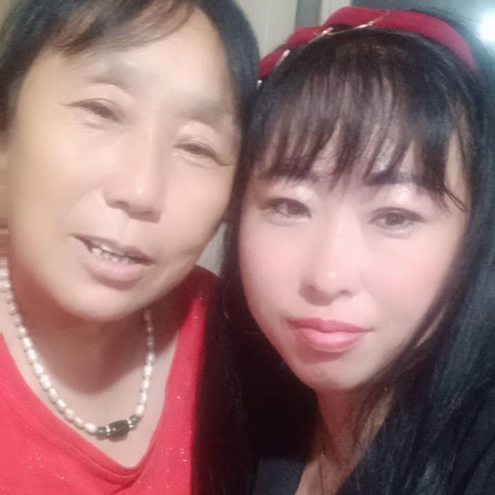 爱拍抖音的老太婆