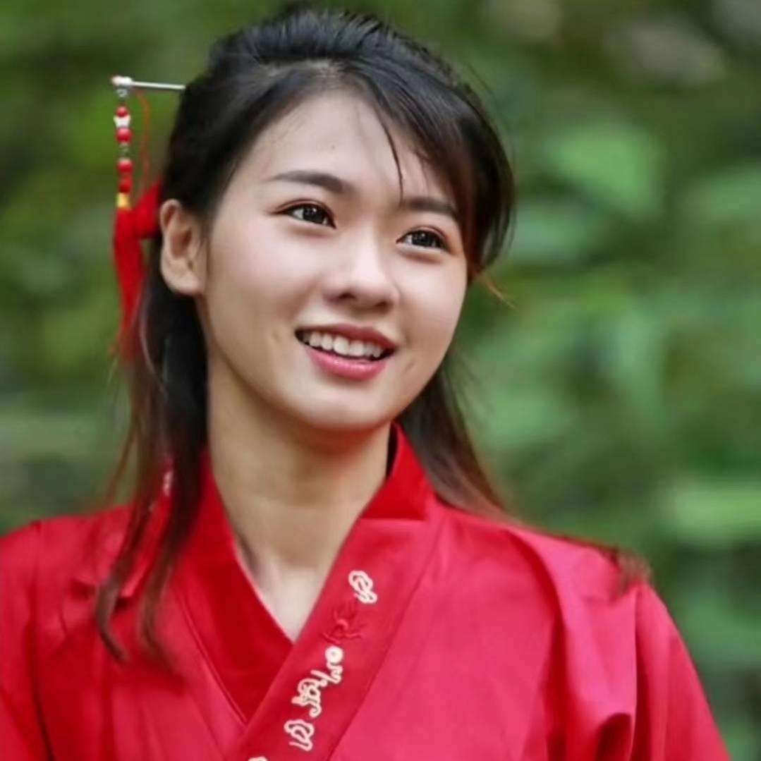 初见娜一眼