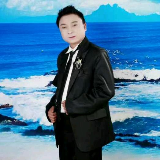 河南吕伟听老歌