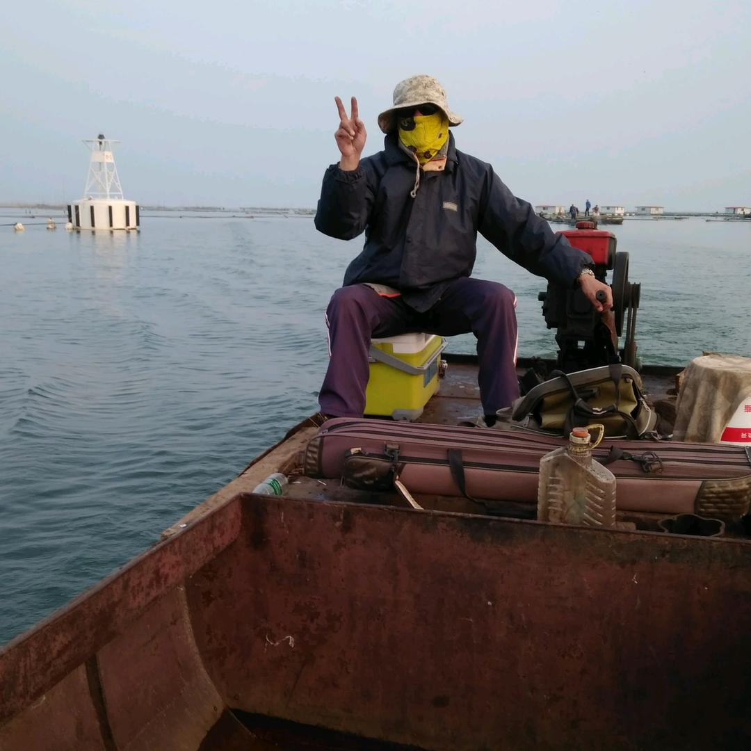 与我同行，游钓江湖。我是爱钓鱼的疯子！