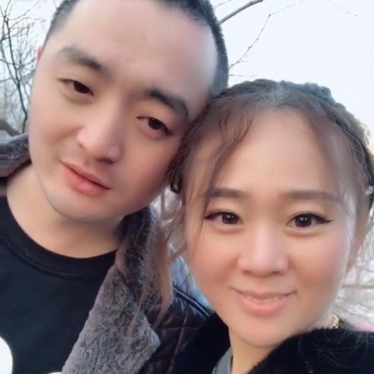 即墨区久久红元服装批发店
