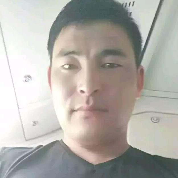 阳光小伙儿。