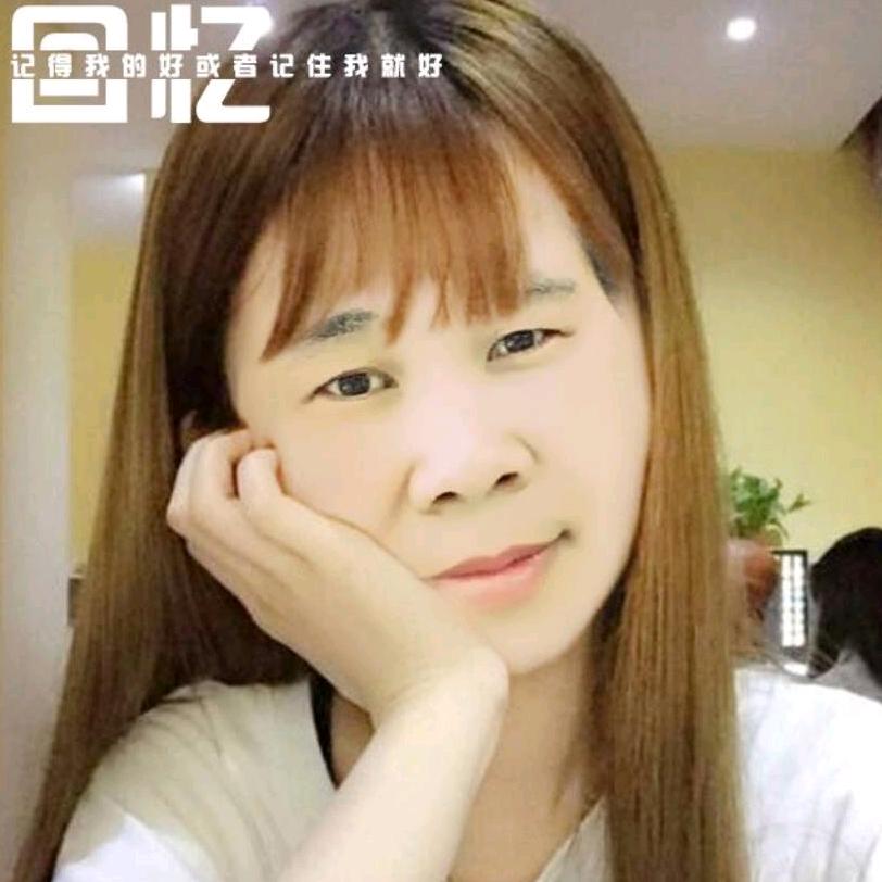 嫣然含笑