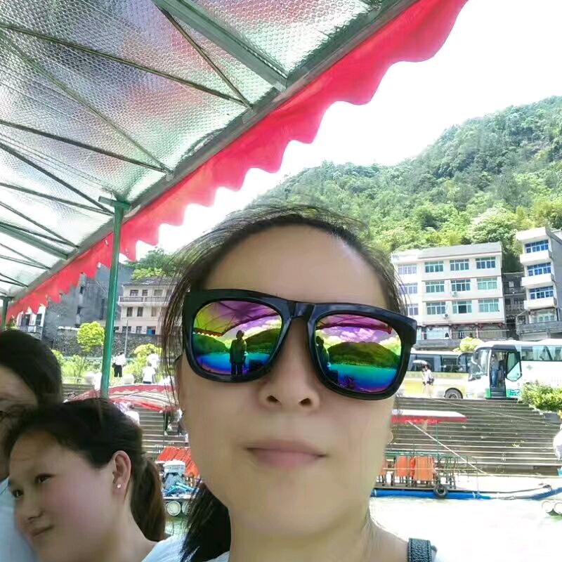 月月童装尾货批发