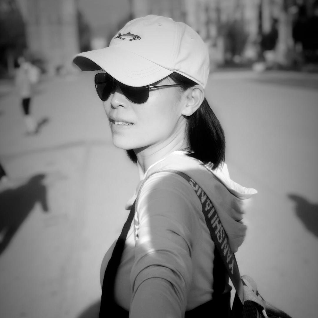 Helen有条沙皮狗