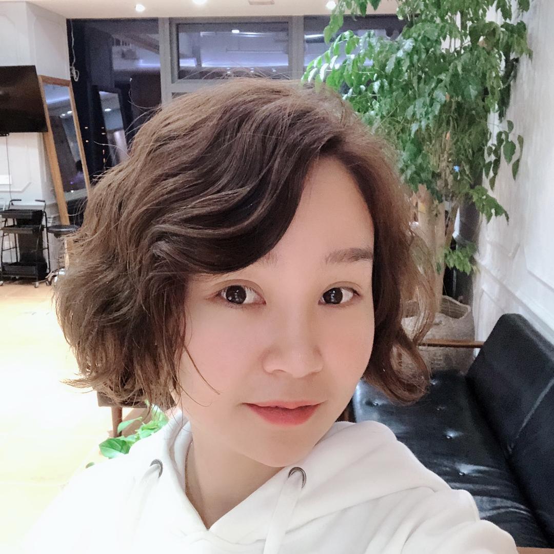英子