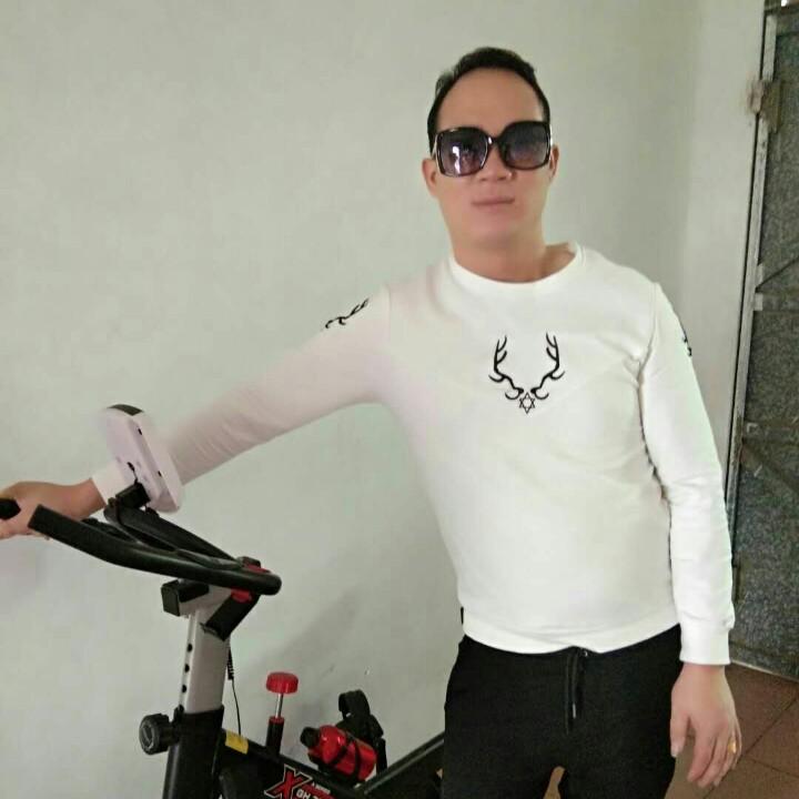 丽森玻璃工艺品厂郑礼伟