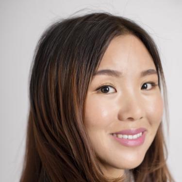 营上秀色美人居内衣店，刘琼丽