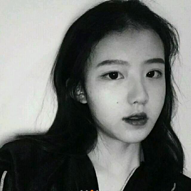 柚西.