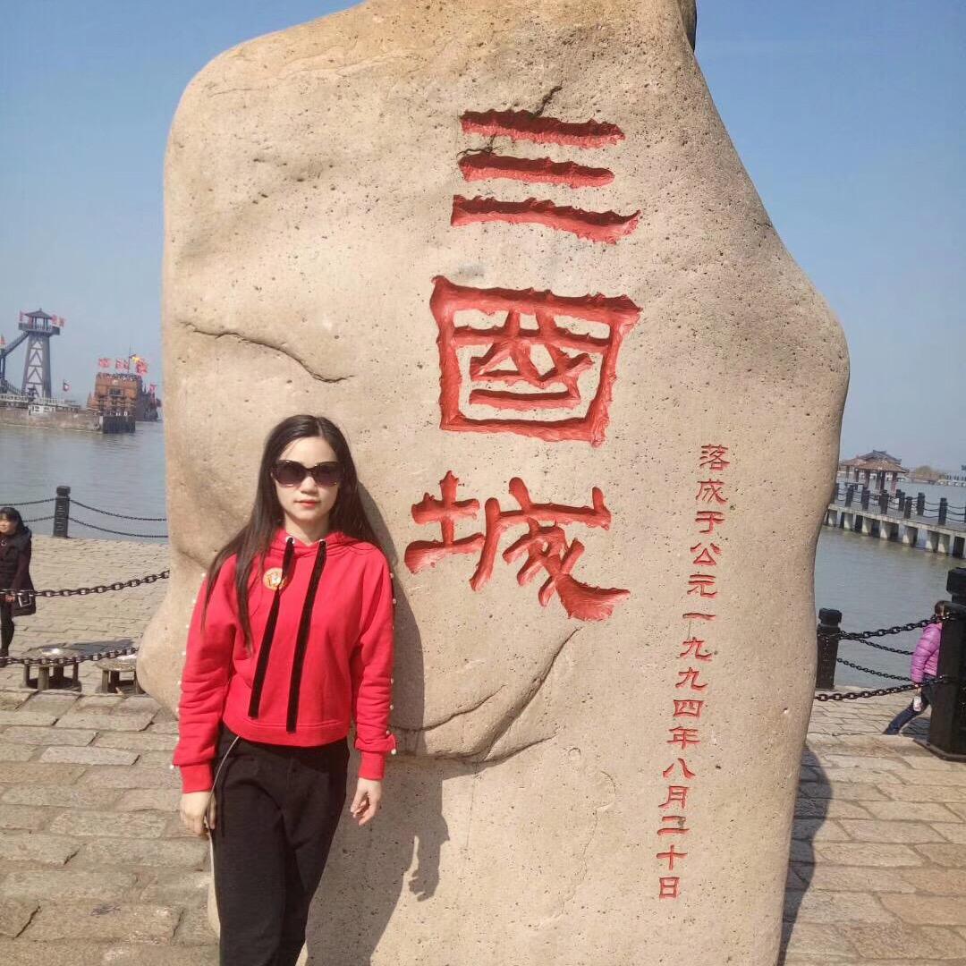 星空下的小霞姐