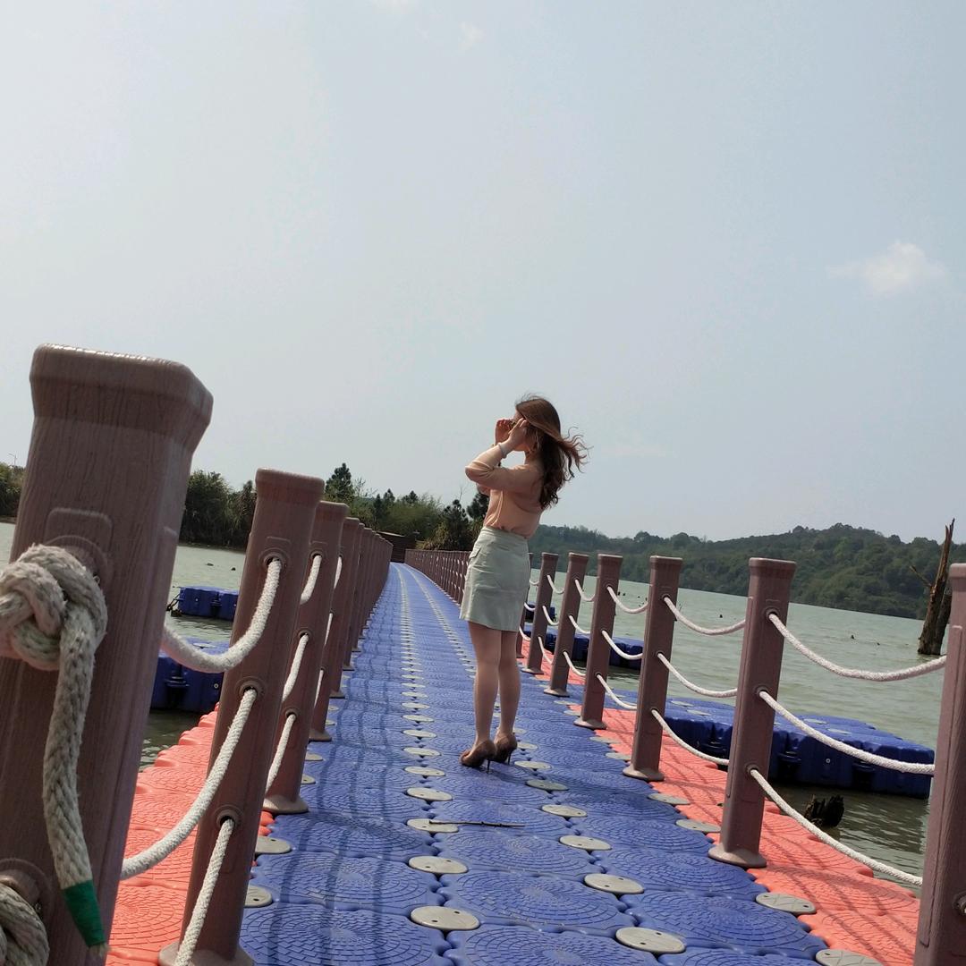 半江