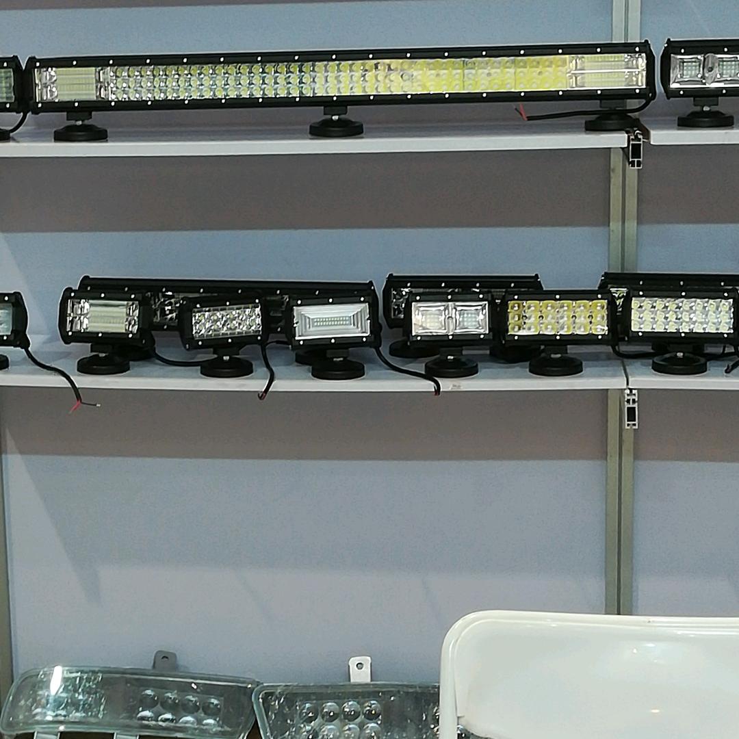 德泥LED货车灯具