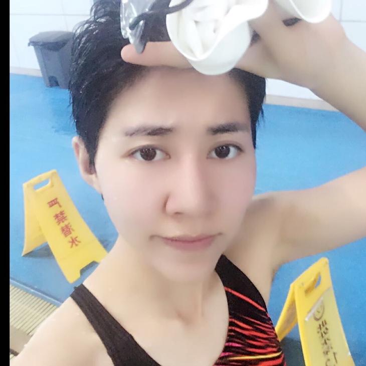 杭州学游泳找丹妮