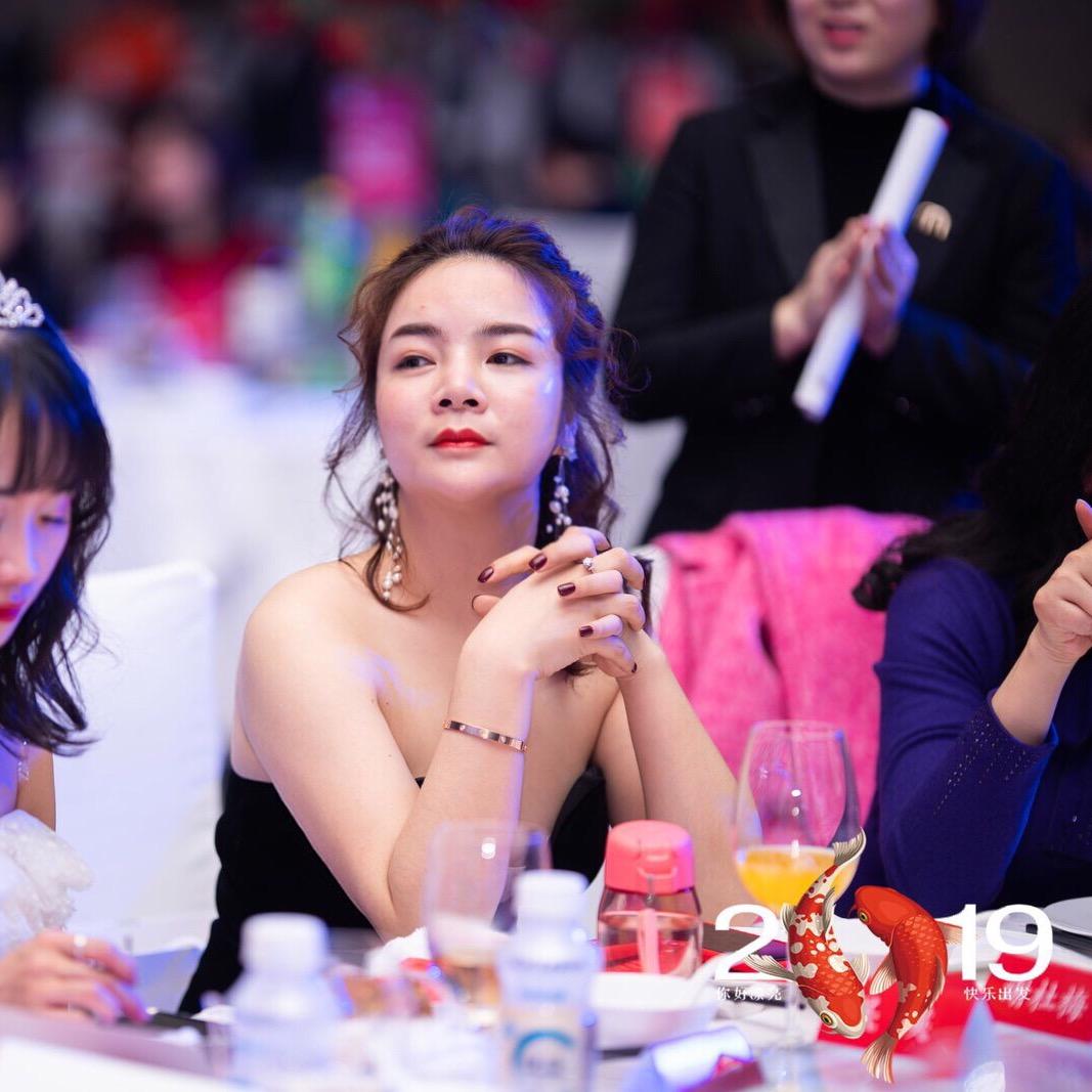 芦淞区晴溪服饰行