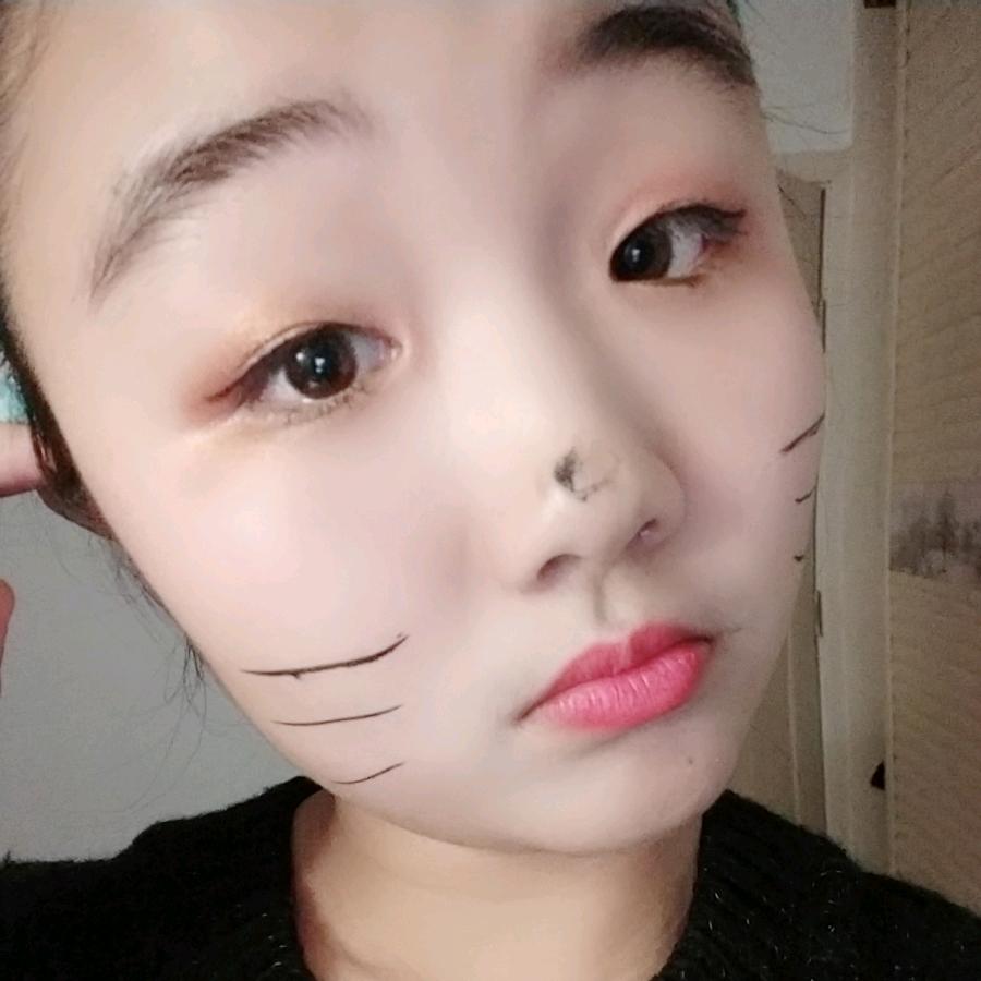 侯允儿