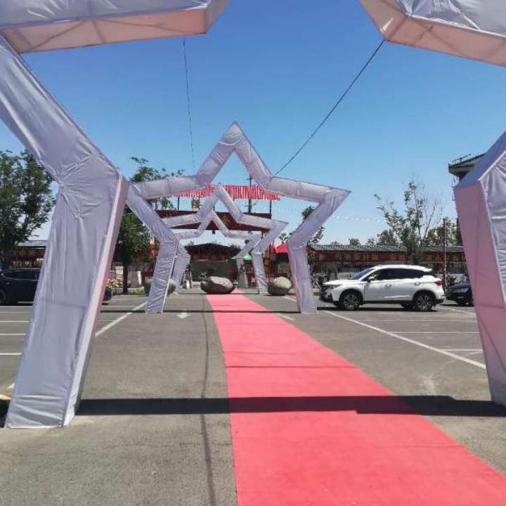 骑着毛驴上高速