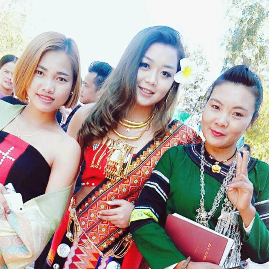 玉兰  足浴店  佤族服装店