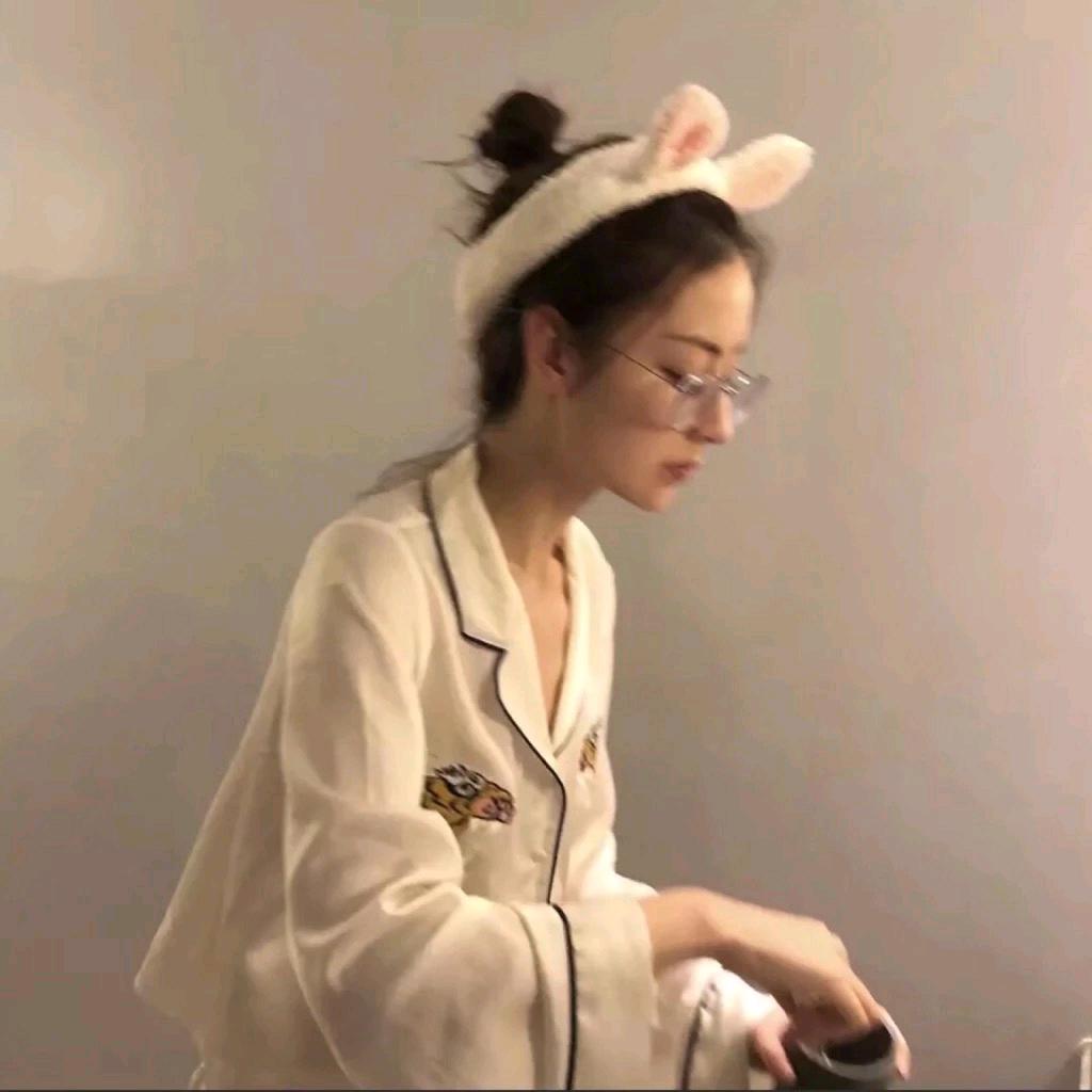 暴躁小董。