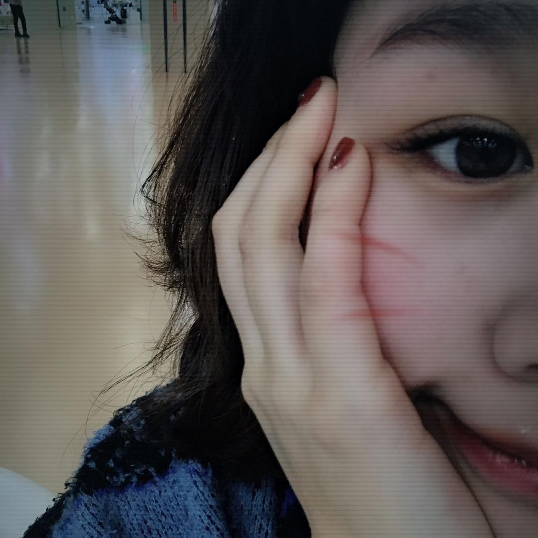 被忽略的小酒窝姑娘