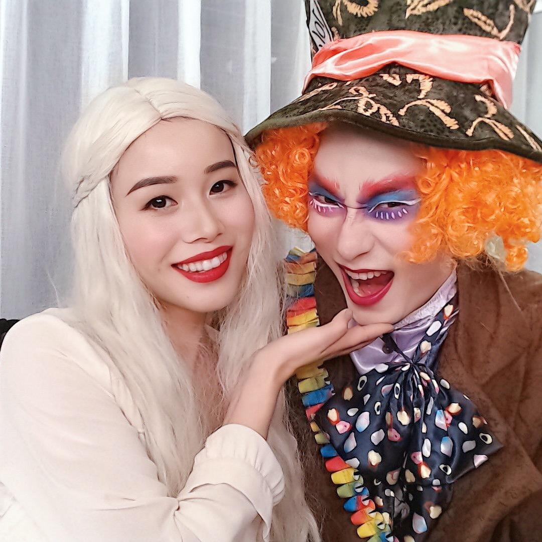 绿毛怪怪何小姐
