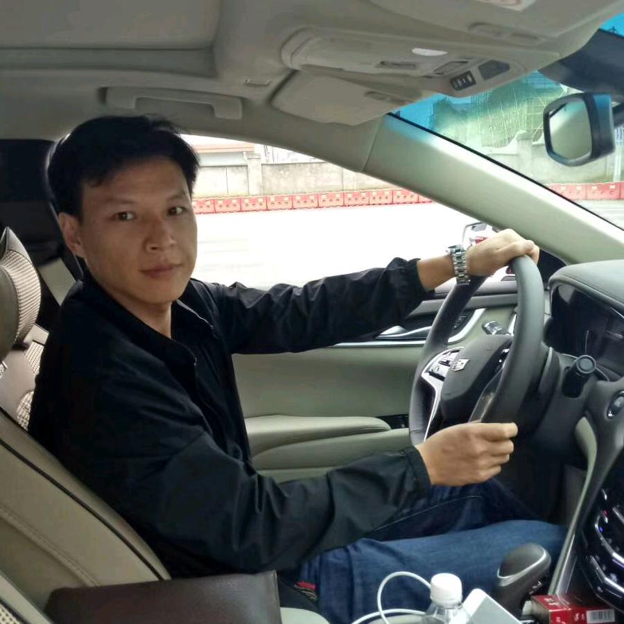 成熟男人。