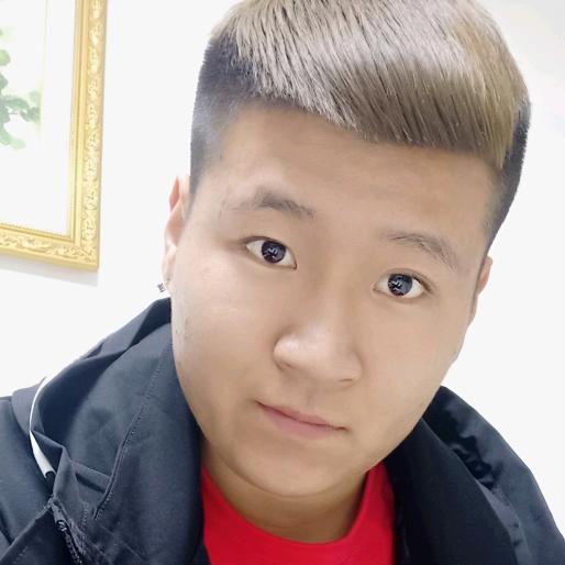 奋斗中的青年