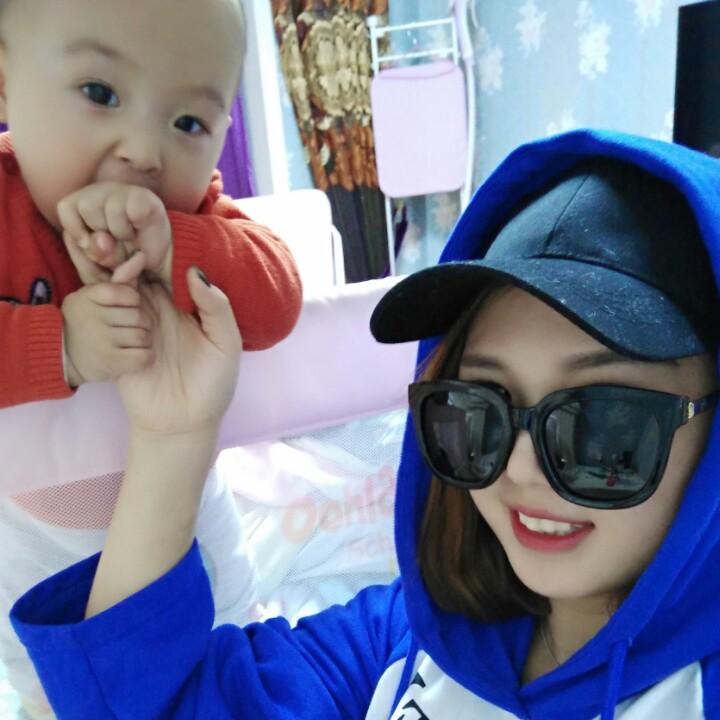 追风筝的小女孩😊