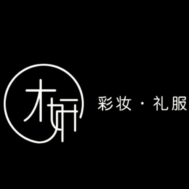 一个会化妆的摄影师