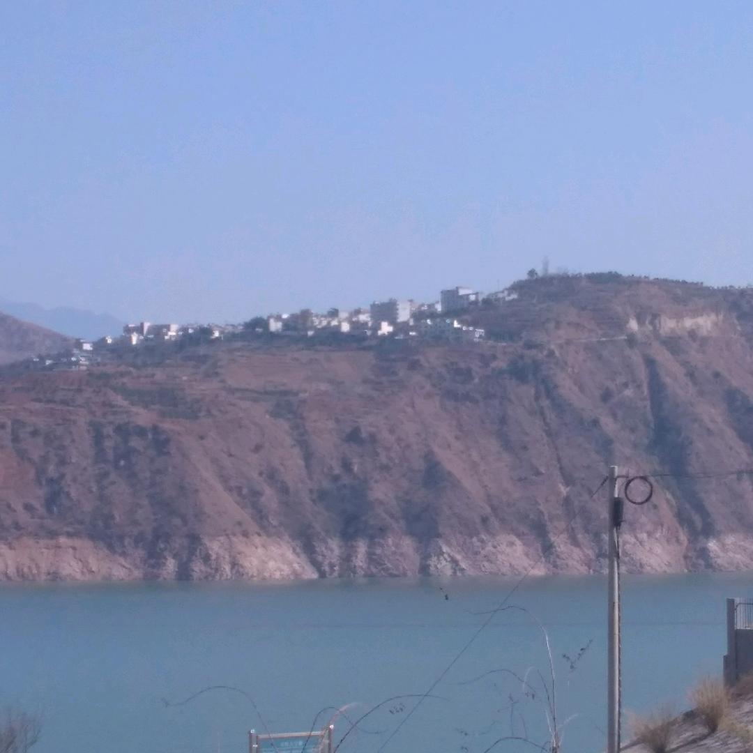 山沟沟里的憨老头