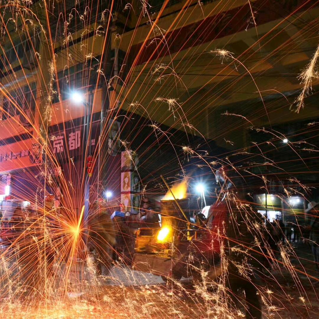 最熟悉的陌生人。