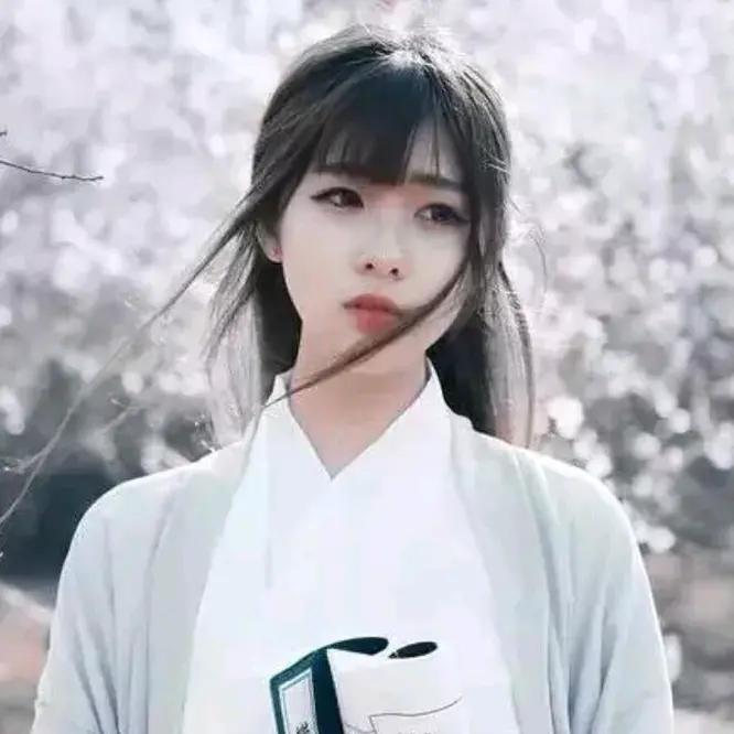 设计师一一萩壹