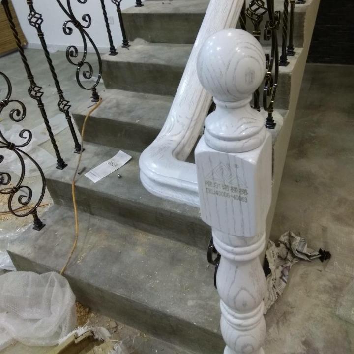 唯尔诺专业楼梯扶手定制