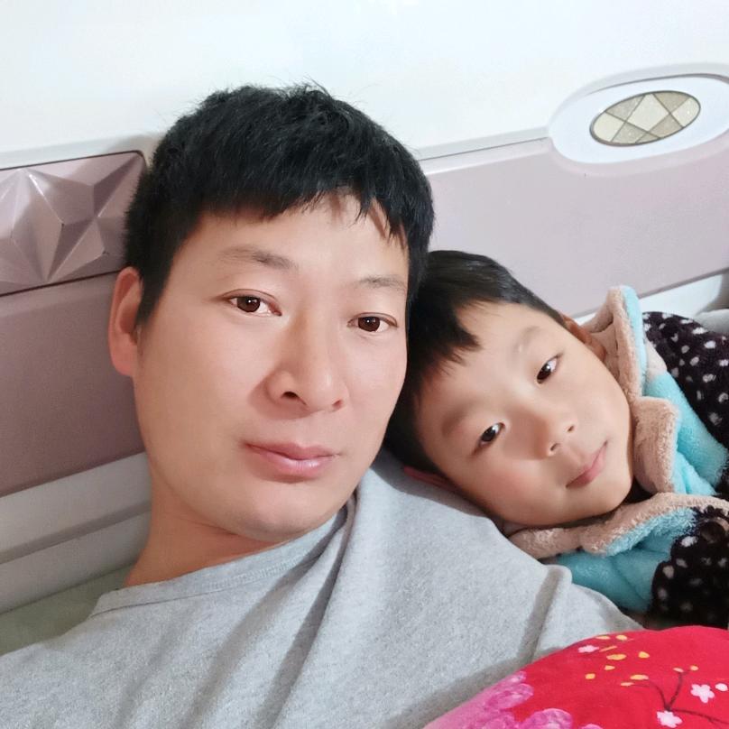 小飞门窗，楼梯栏杆 淋浴房