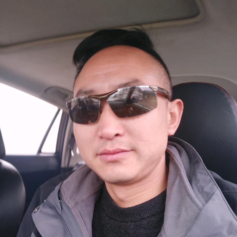 黑不溜秋