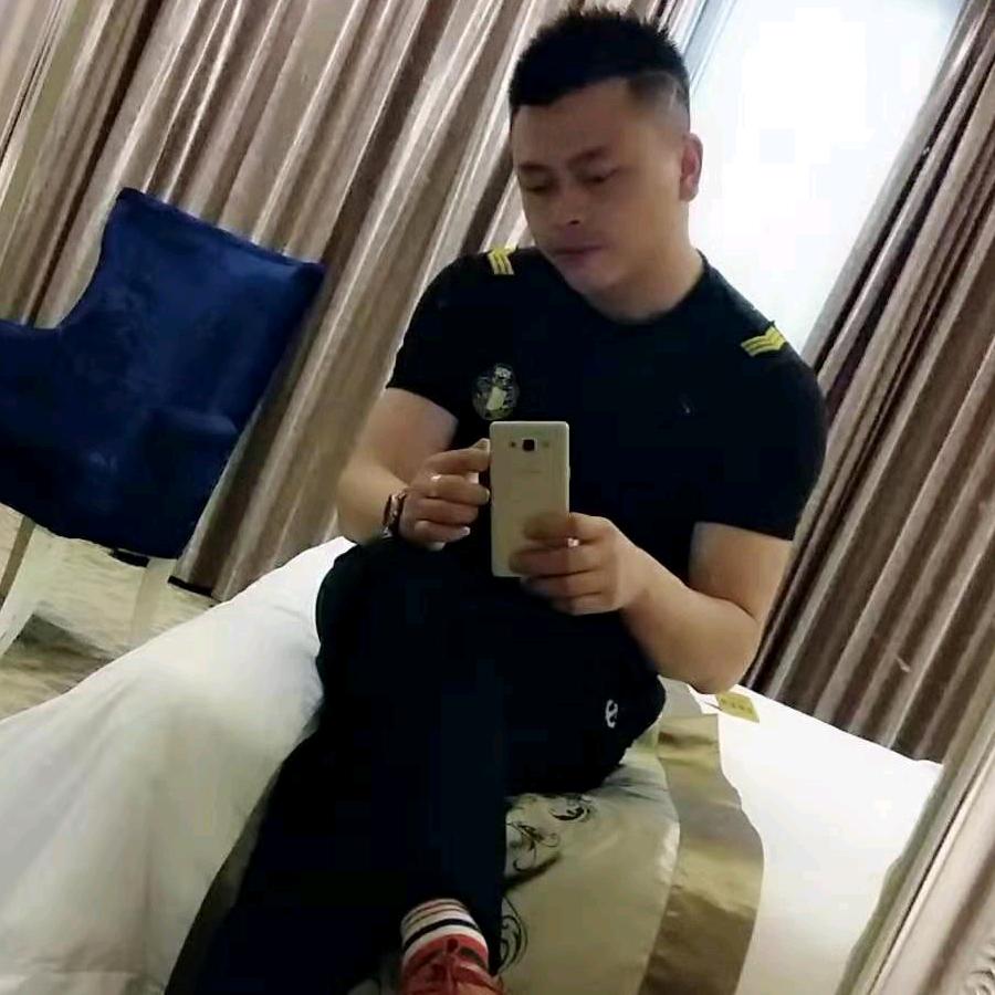 游子  土家族男孩