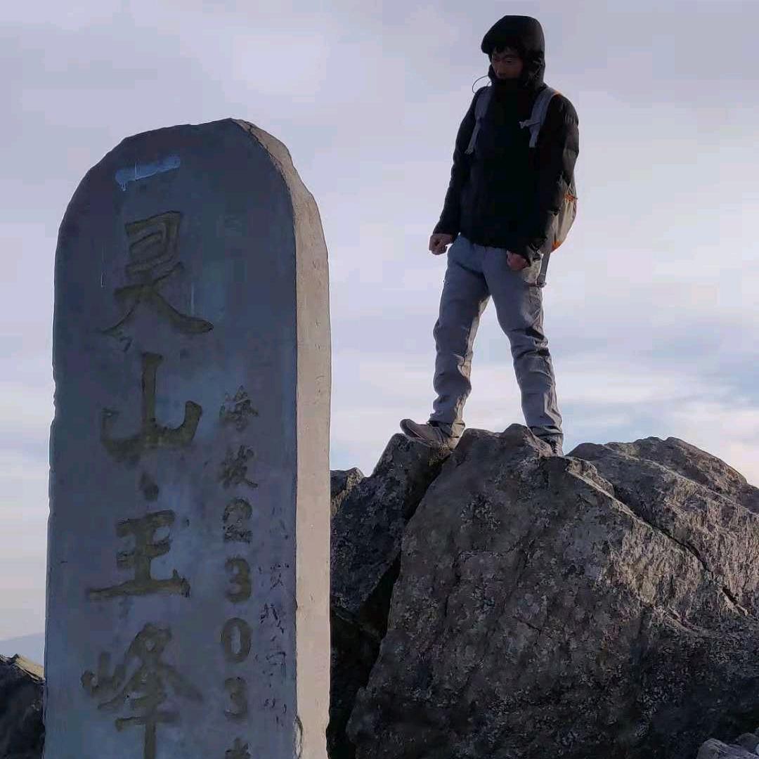 墩墩小可爱抱枕