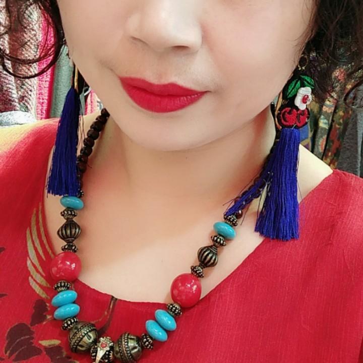 四季青爱非女装服装店