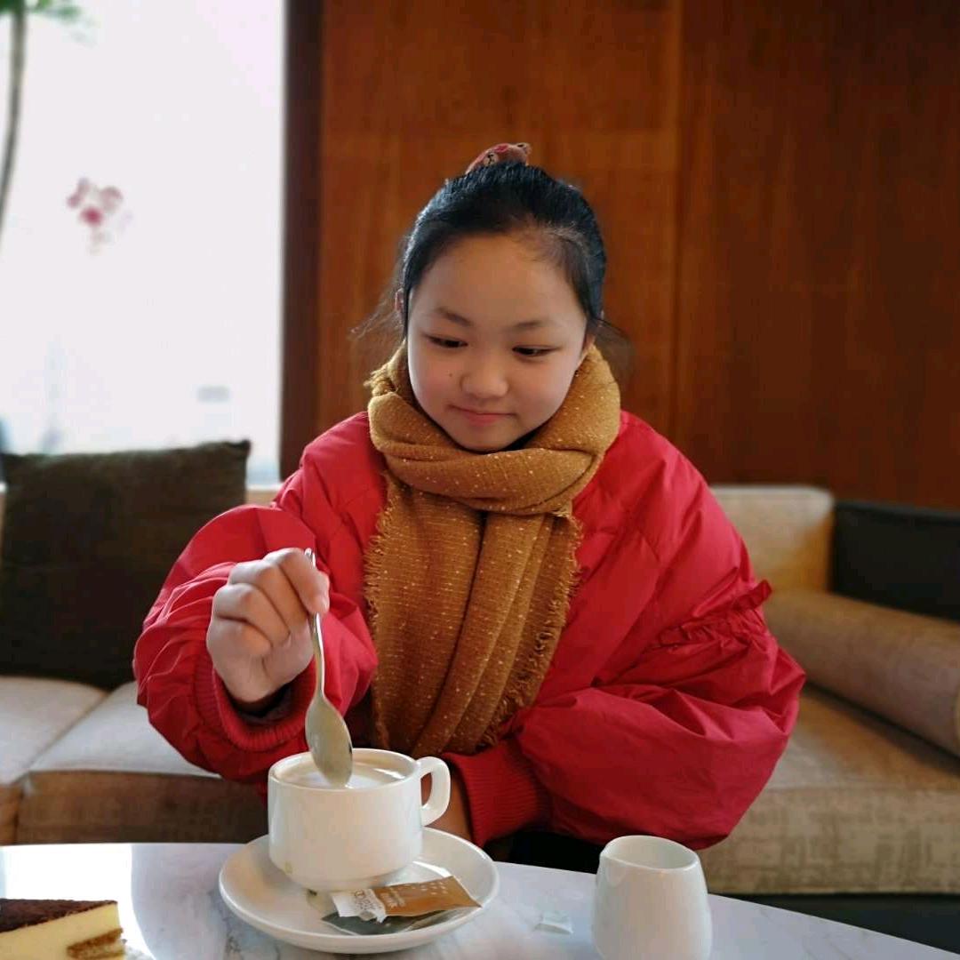 星咖舞蹈-行政主管金老师