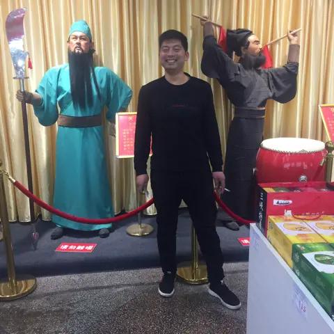 宜昌市伍家岗区华群食品商行