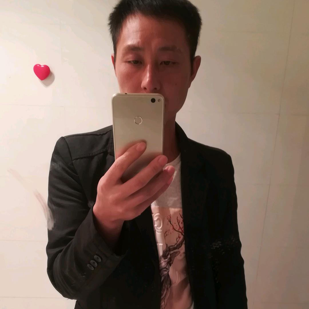 🥀出❤️乎❤️意(ᐡ廖ᐡ)