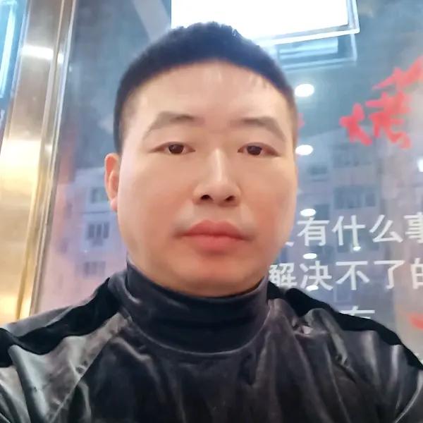 小东子拎水去