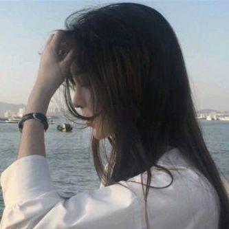 叶落抚尘