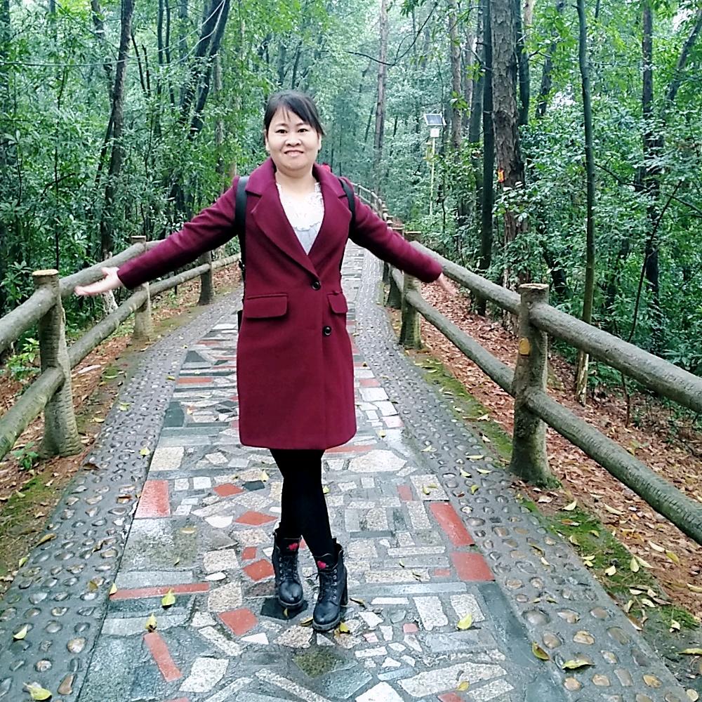 莉莉