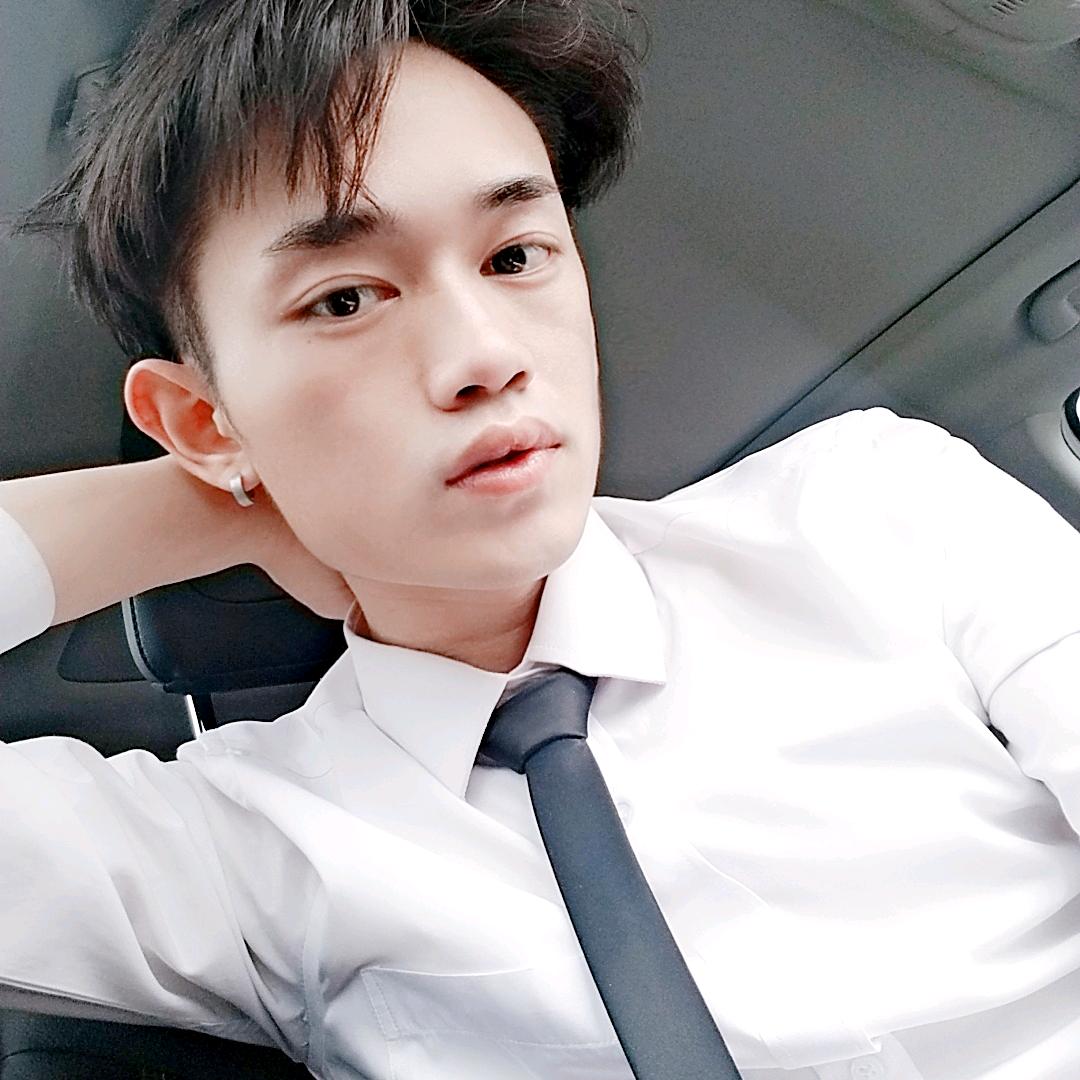 辣条灬君