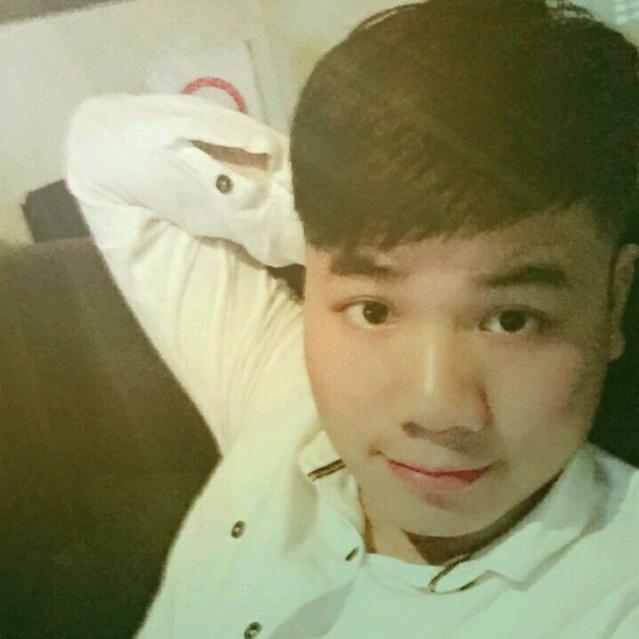 爱哼歌的小胖子