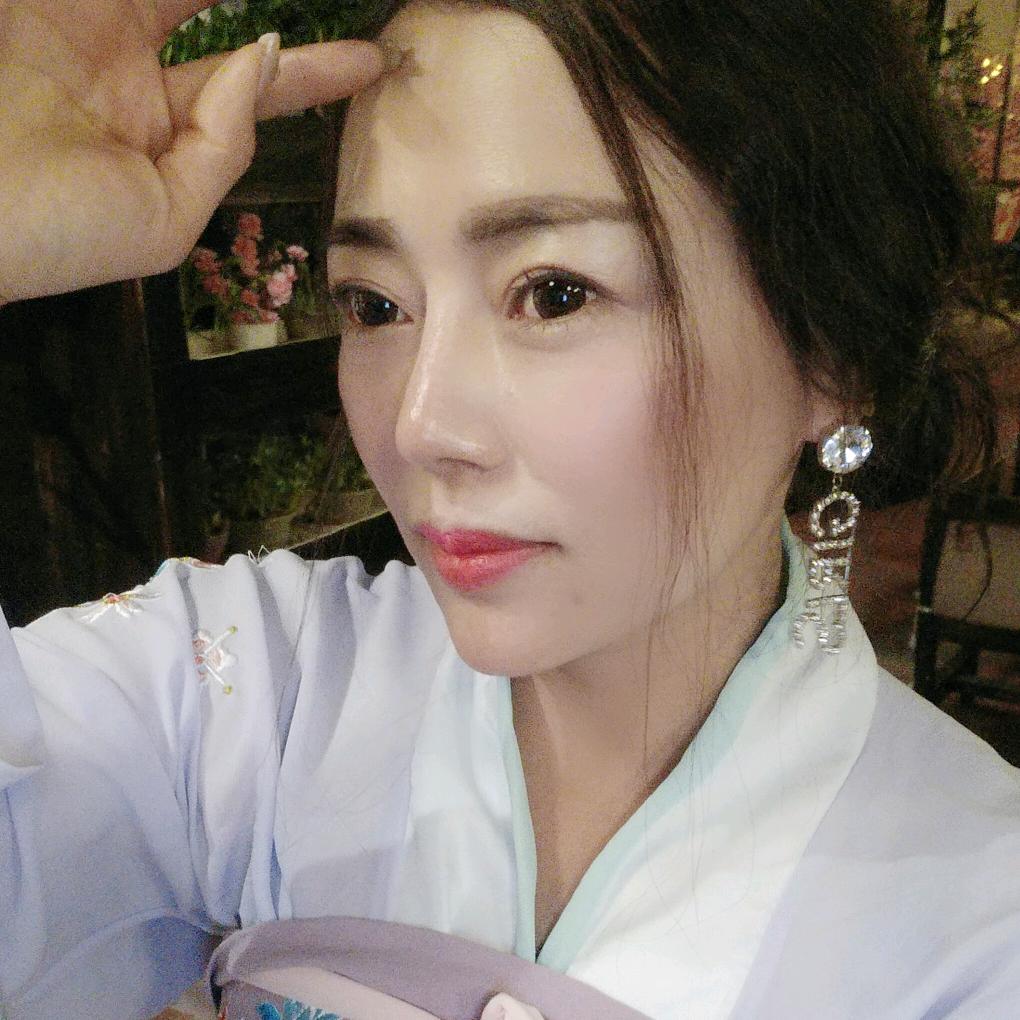 娘们不毒无法立足