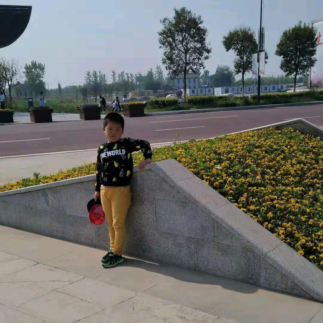 两小宝贝真好玩