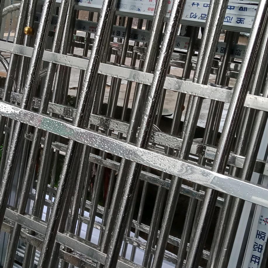 黄燕不锈钢、钢架棚、断桥铝窗、实木包门